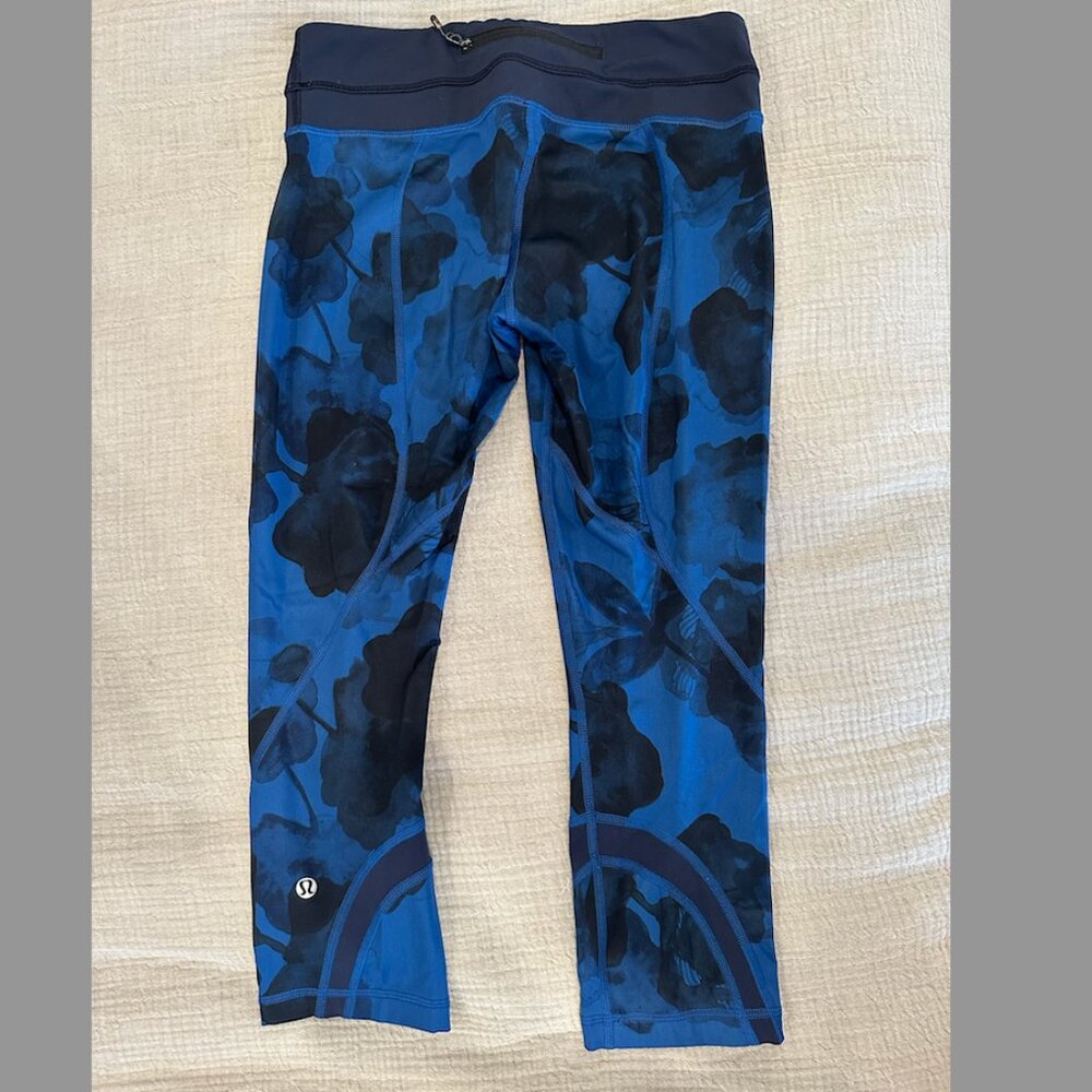 Black lululemon blue floral pattern leggings